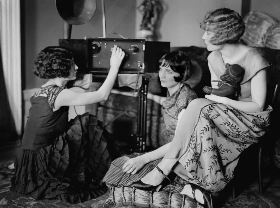 Radio_1920er.jpg